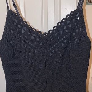 Black dress with v-line neck